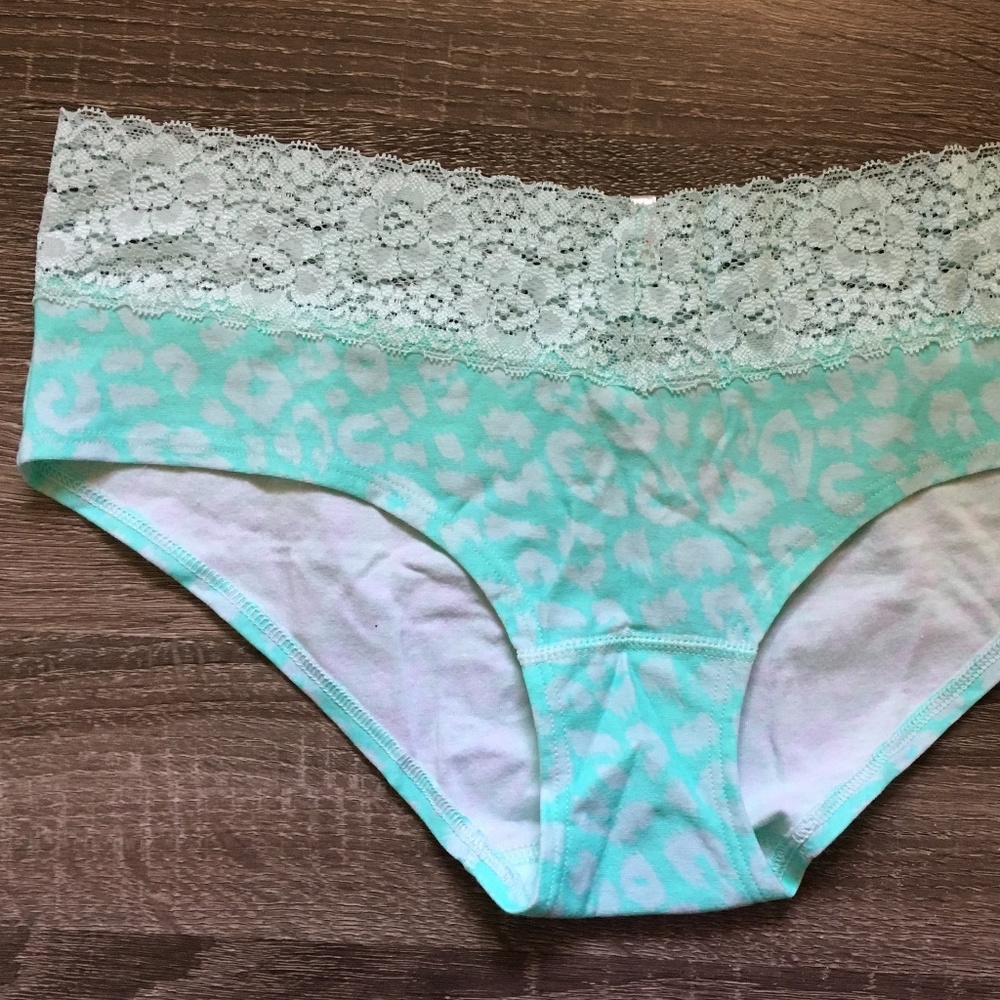 PINK VS Extra Low Rise Hipster Panties NWT